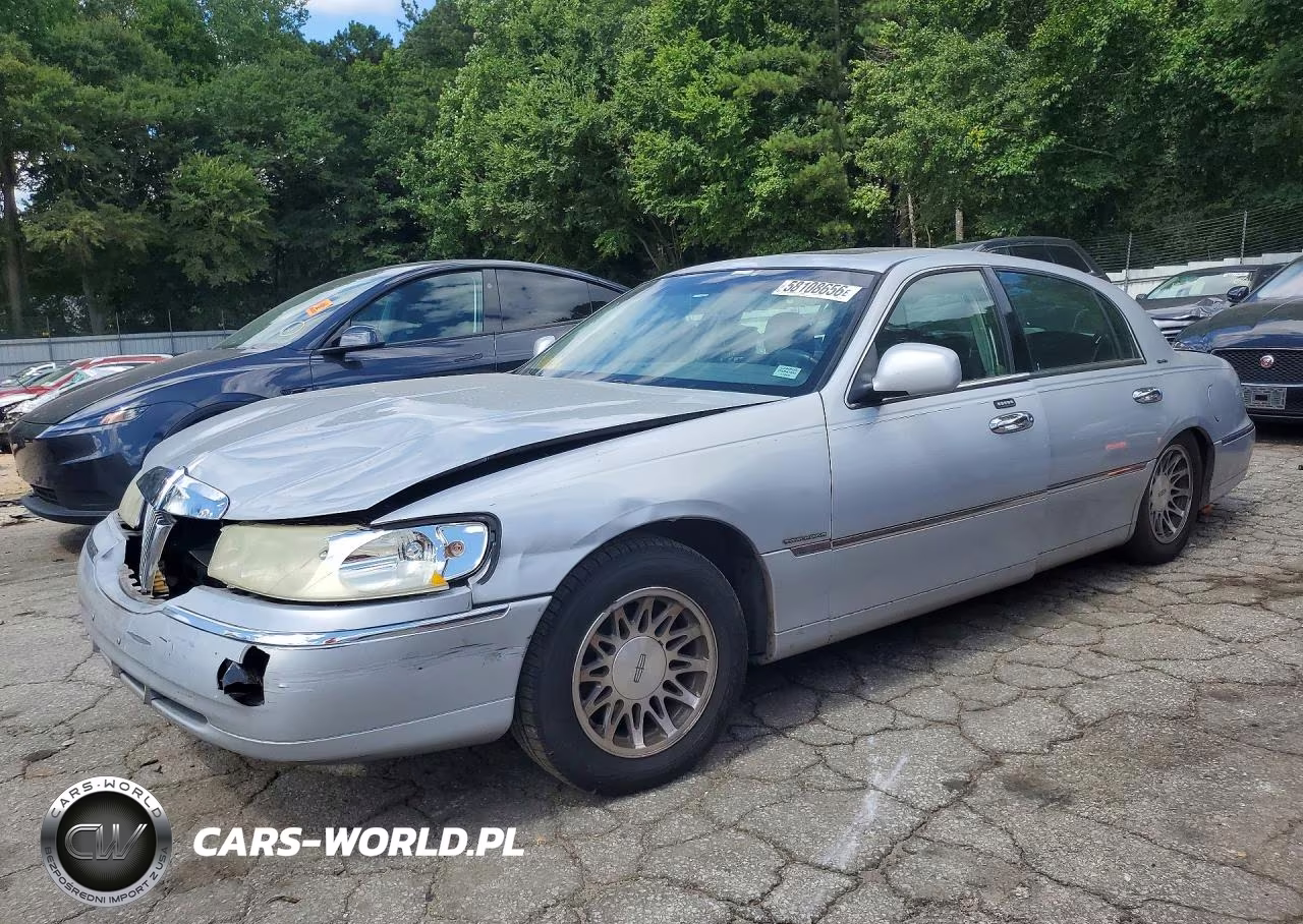 2001 Lincoln Town Car Signature