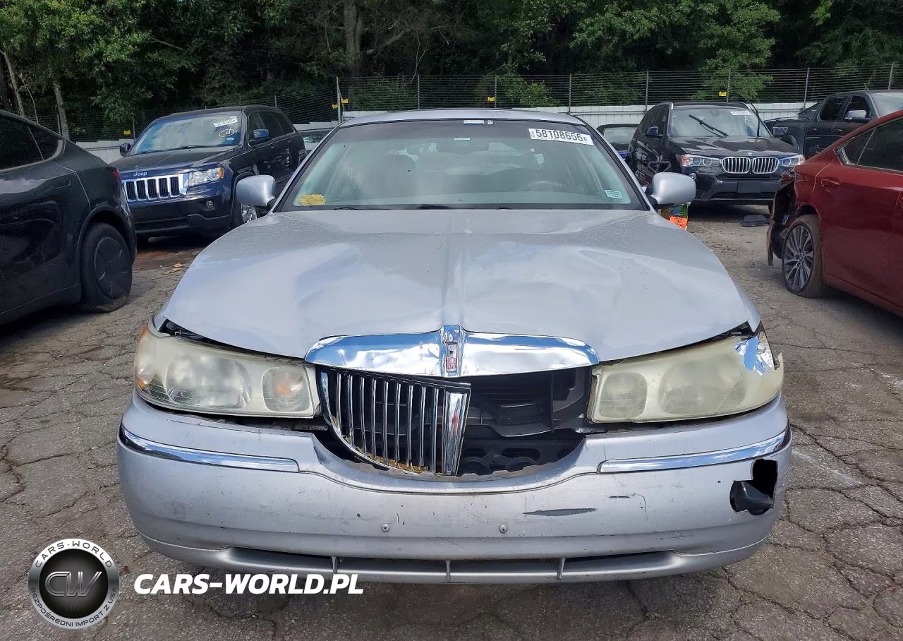 2001 Lincoln Town Car Signature VIN:1LNHM82WX1Y728687 - 5