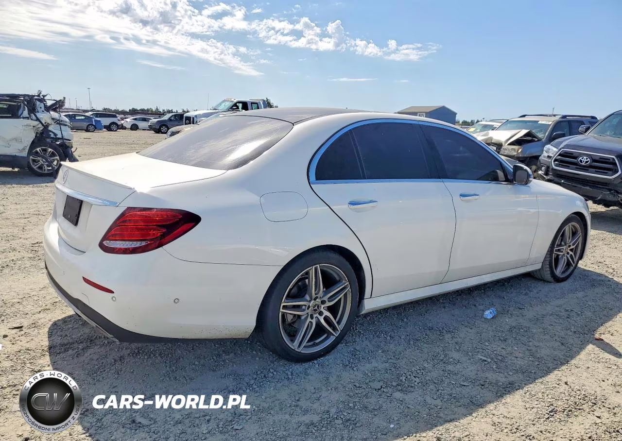 2018 Mercedes-Benz E 300 VIN:WDDZF4JB1JA428982 - 3