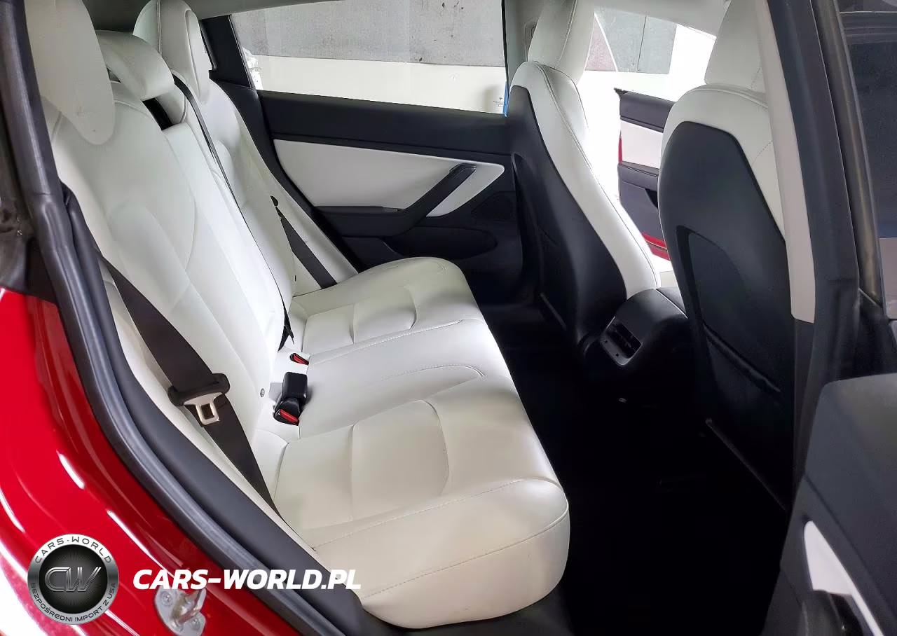 2018 Tesla Model 3 VIN:5YJ3E1EB5JF074760 - 10