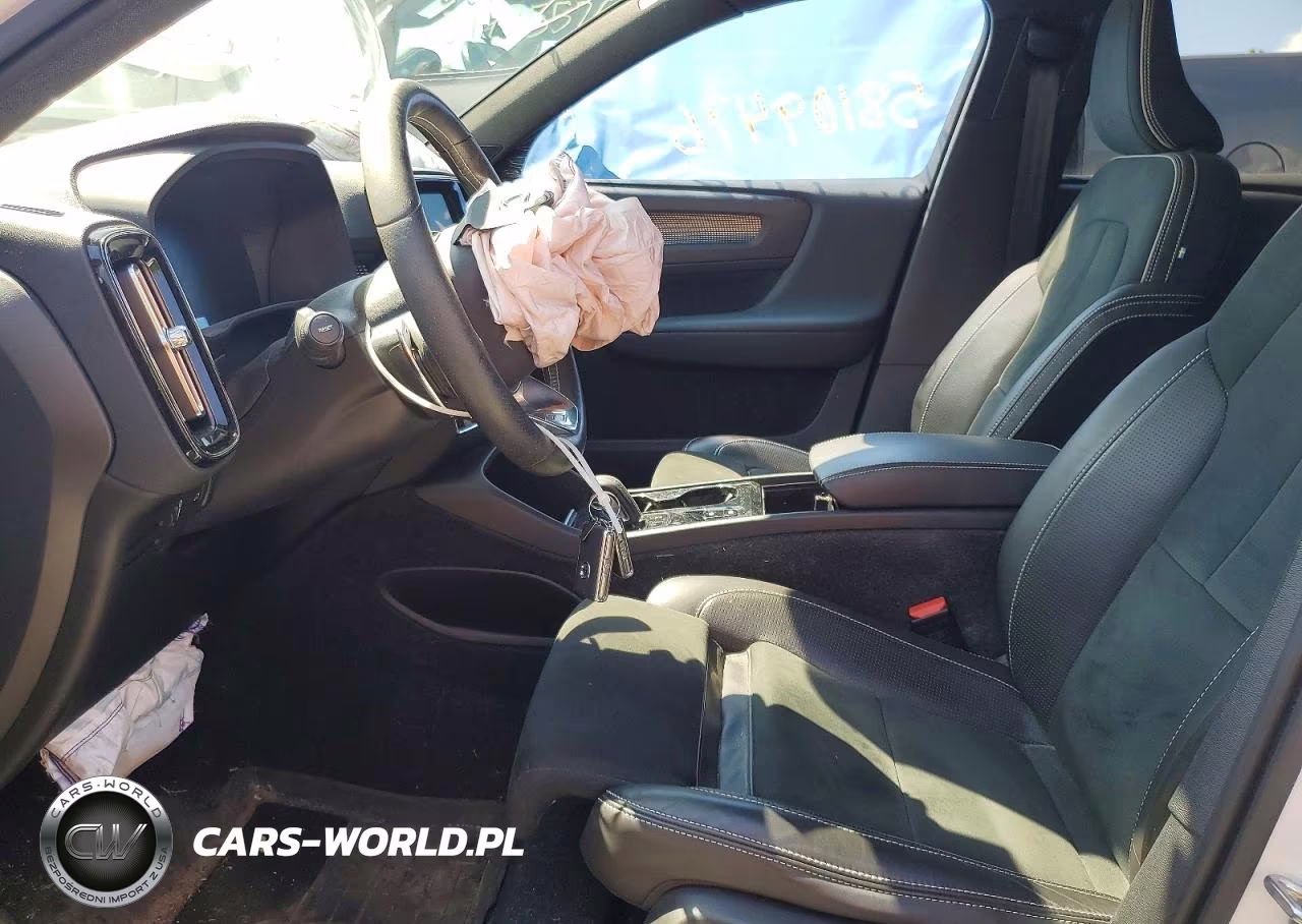 2019 Volvo Xc40 T5 R-Design VIN:YV4162UM3K2122724 - 7