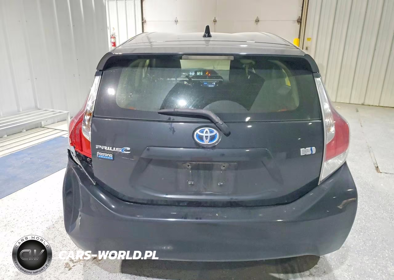2016 Sterling Prius C Persona Special Edition VIN:JTDKDTB35G1121889 - 6