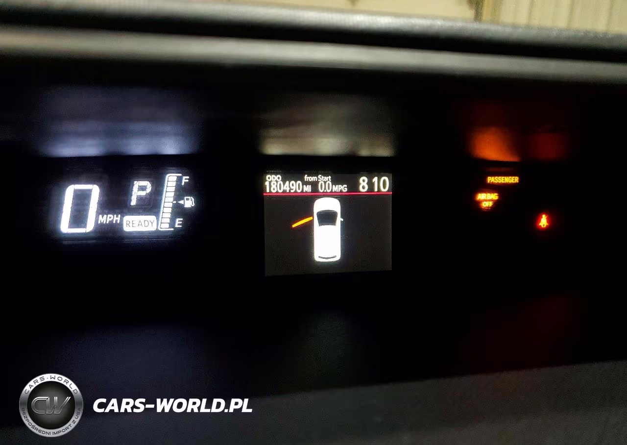 2016 Sterling Prius C Persona Special Edition VIN:JTDKDTB35G1121889 - 9