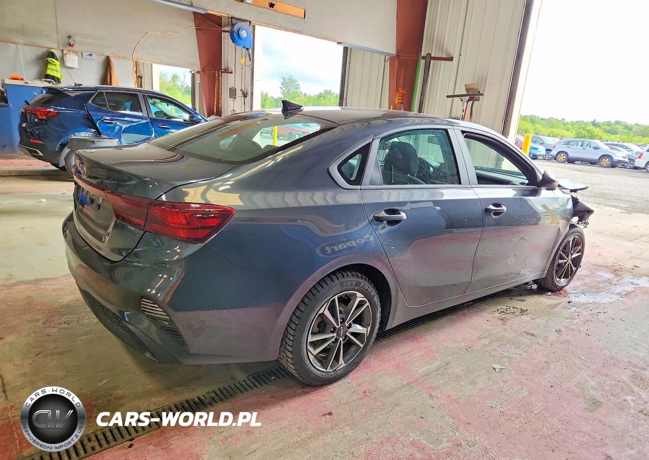 2023 Kia Forte Lxs VIN:3KPF24AD6PE533355 - 3