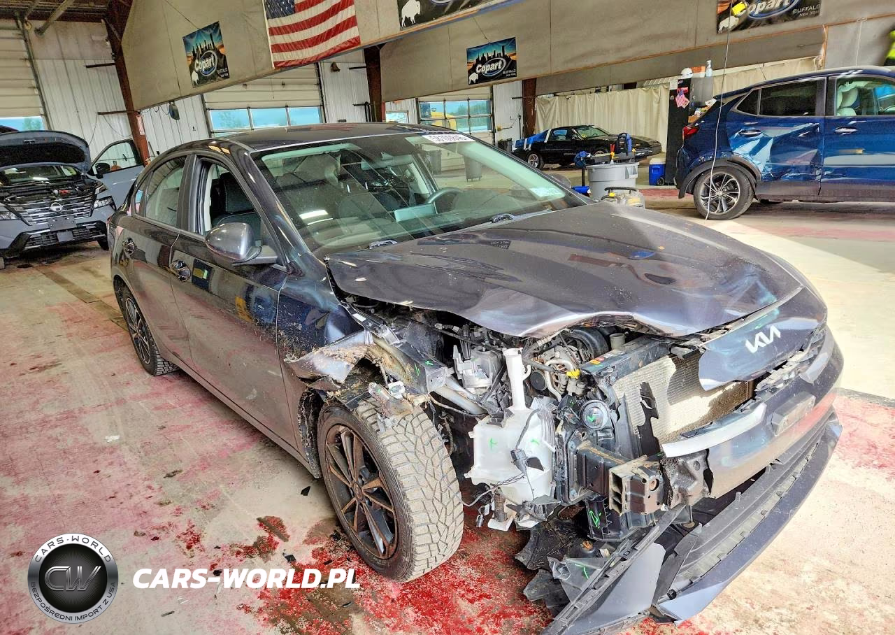 2023 Kia Forte Lxs VIN:3KPF24AD6PE533355 - 4