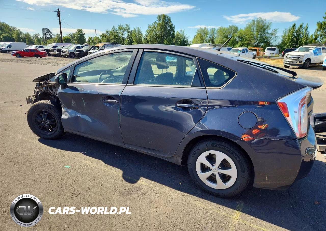 2015 Toyota Prius Two VIN:JTDKN3DUXF2003851 - 2