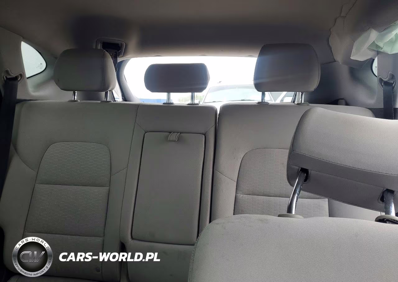 2019 Hyundai Tucson Value VIN:KM8J33A46KU895418 - 10