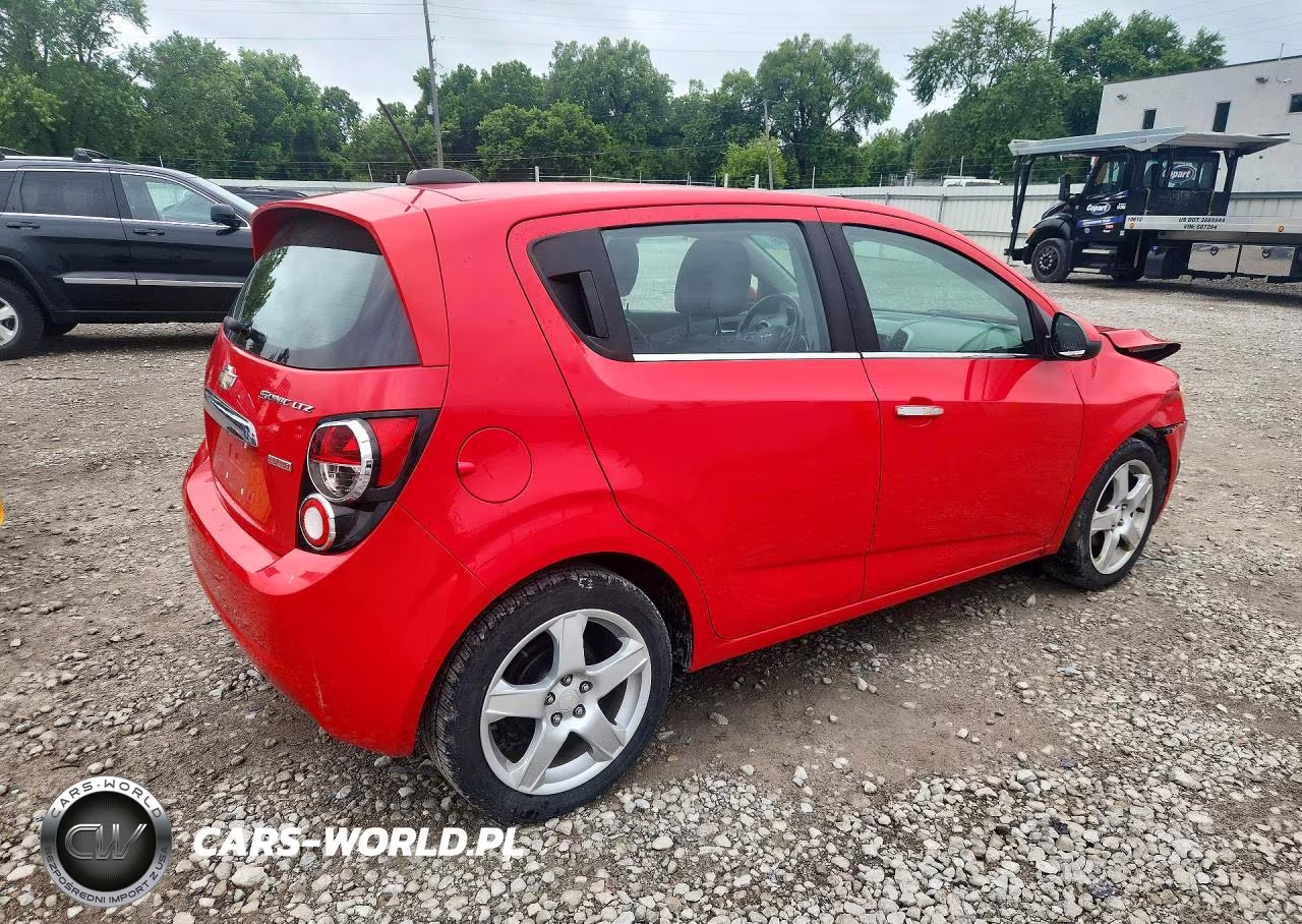 2015 Chevrolet Sonic Ltz VIN:1G1JE6SBXF4210705 - 3