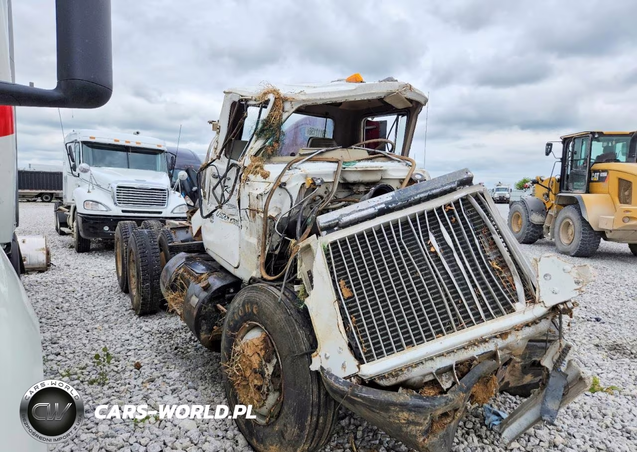 1980 Mack Semi Truck