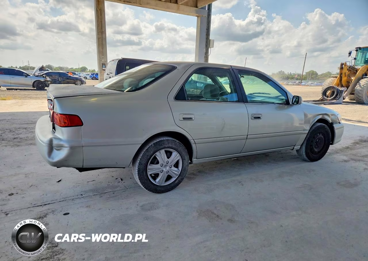 2000 Toyota Camry Le VIN:4T1BG22K5YU012465 - 3