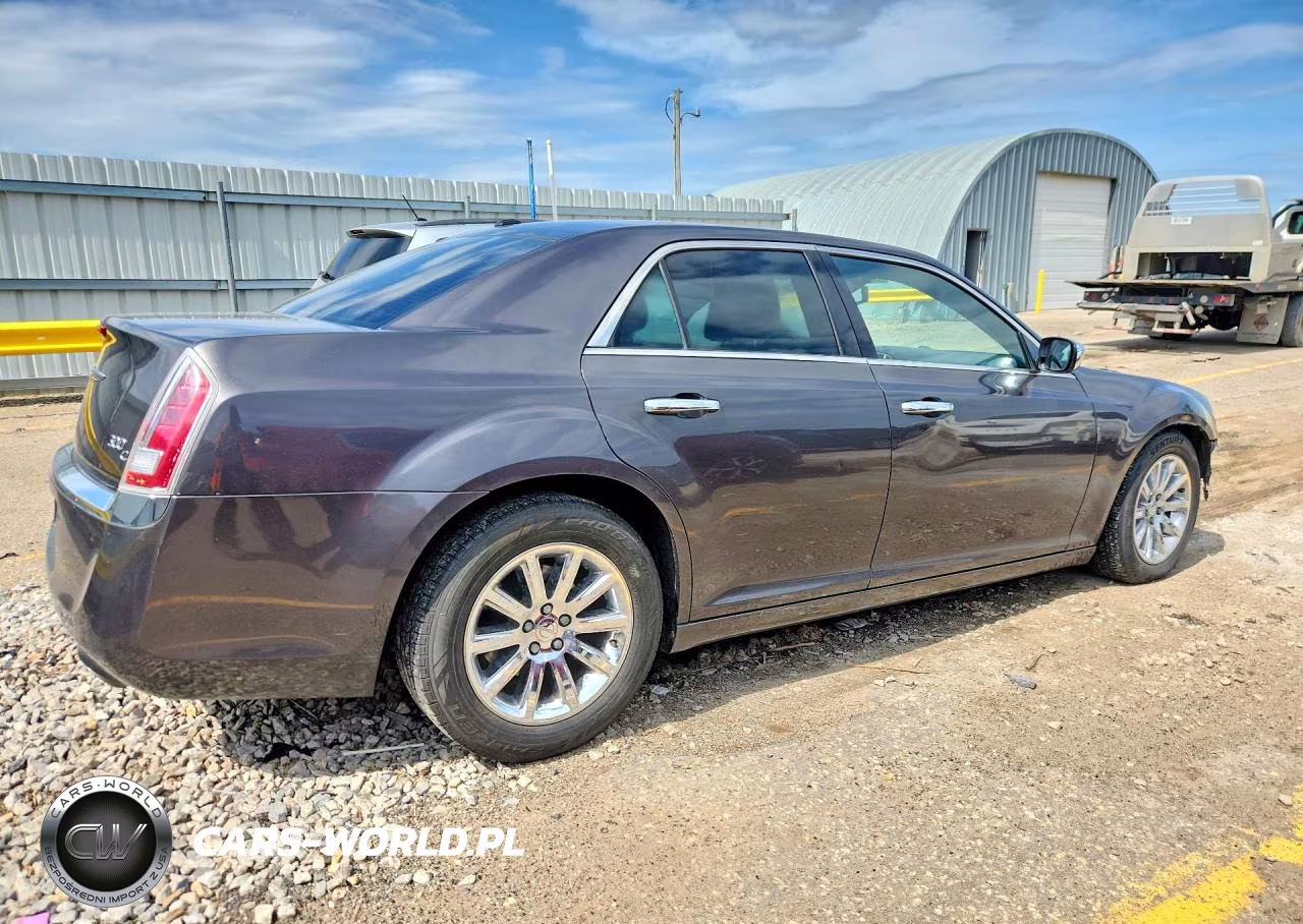 2013 Chrysler 300C VIN:2C3CCAEG9DH620691 - 3