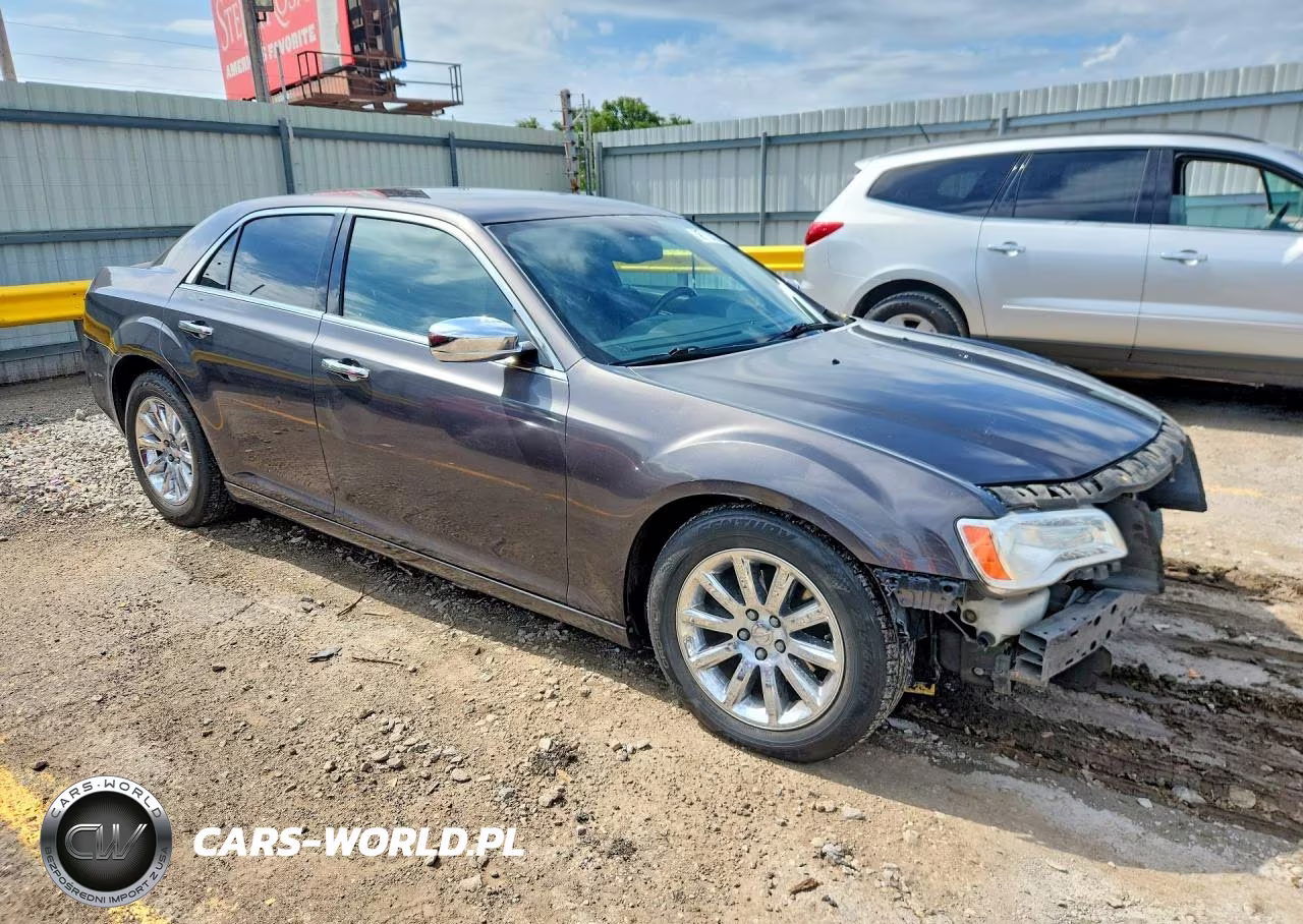 2013 Chrysler 300C VIN:2C3CCAEG9DH620691 - 4