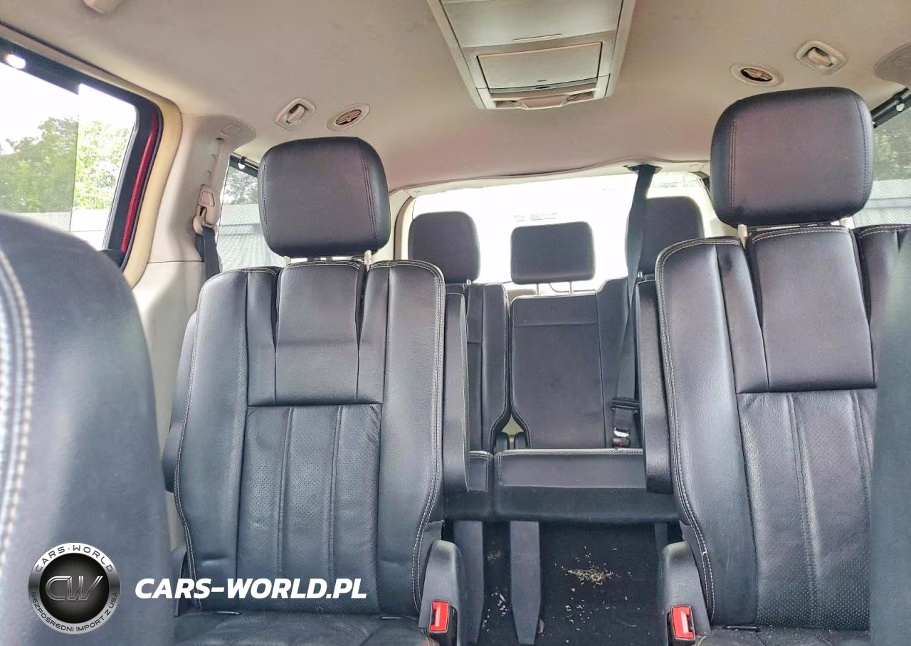 2011 Chrysler Town & Country Touring L VIN:2A4RR8DG2BR745709 - 10