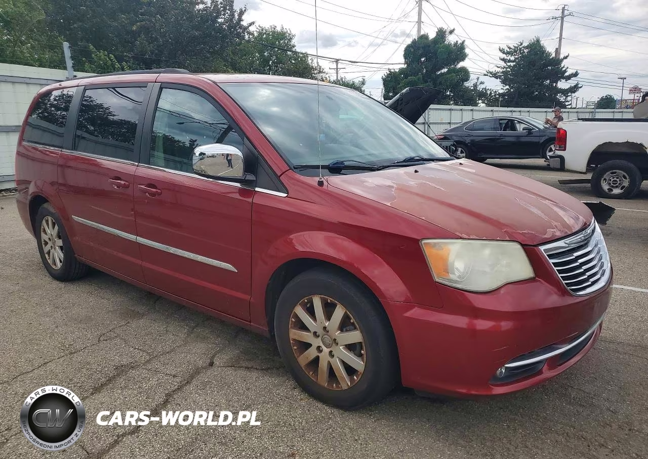 2011 Chrysler Town & Country Touring L VIN:2A4RR8DG2BR745709 - 4
