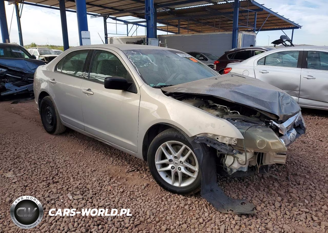 2010 Ford Fusion S VIN:3FAHP0GA4AR197596 - 4