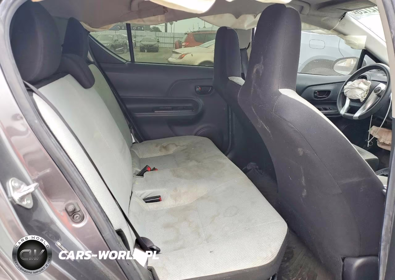 2015 Toyota Prius C One VIN:JTDKDTB38F1101800 - 10