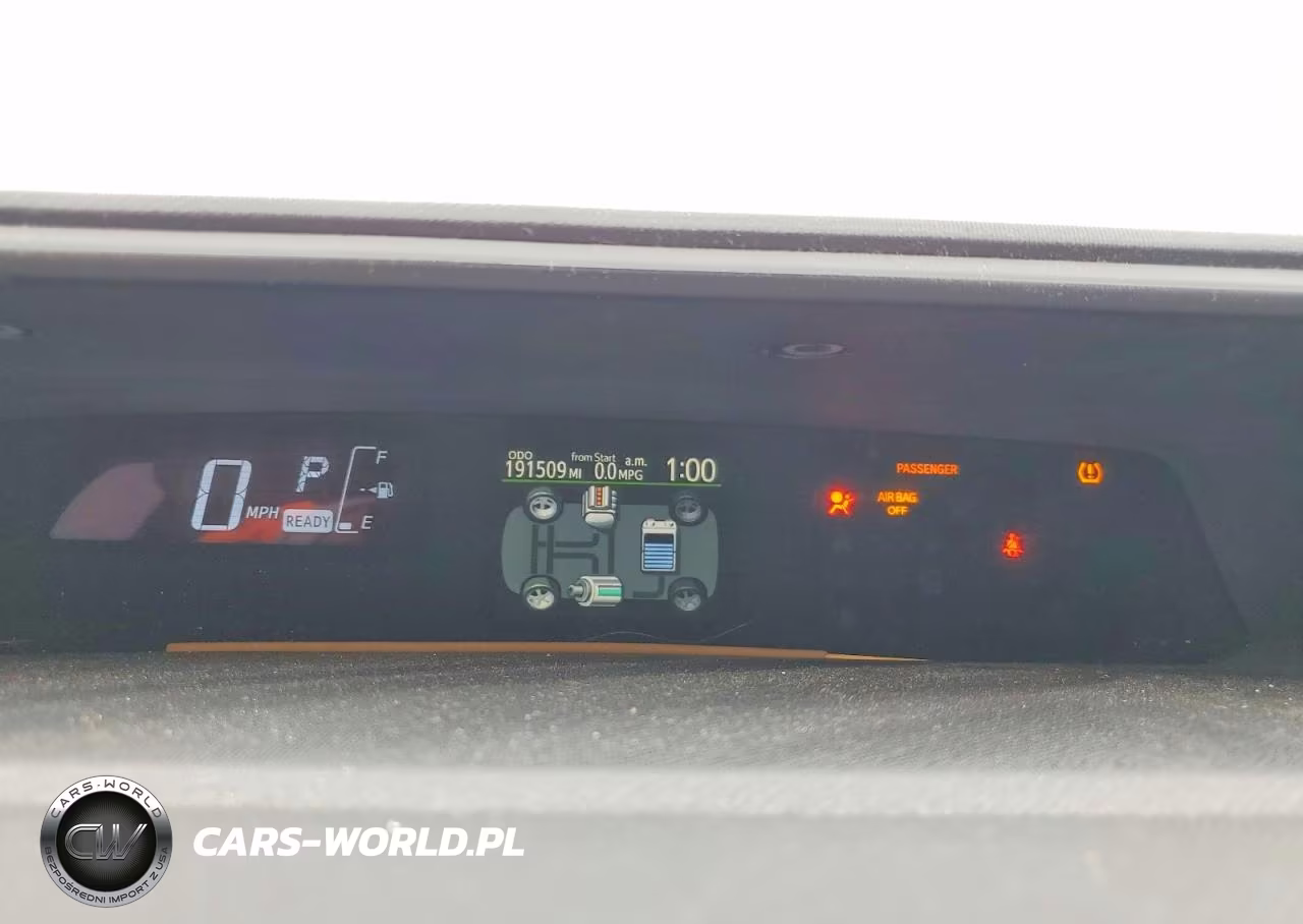 2015 Toyota Prius C One VIN:JTDKDTB38F1101800 - 9
