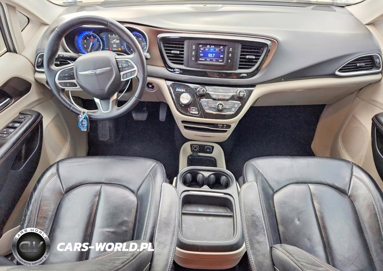 2017 Chrysler Pacifica Touring L VIN:2C4RC1BG3HR747494 - 8