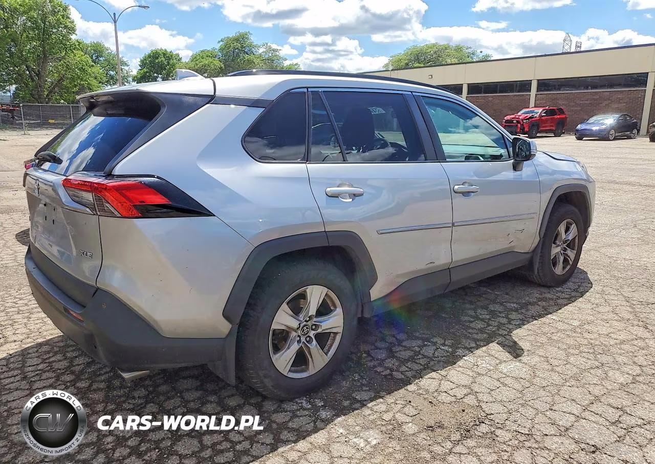 2021 Toyota Rav4 Xle VIN:2T3W1RFV7MC134439 - 3