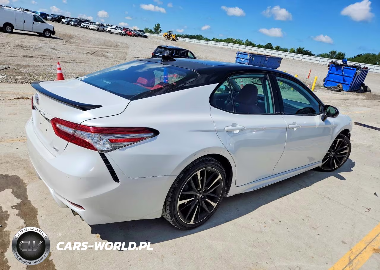 2019 Toyota Camry Xse VIN:4T1B61HK5KU164189 - 3