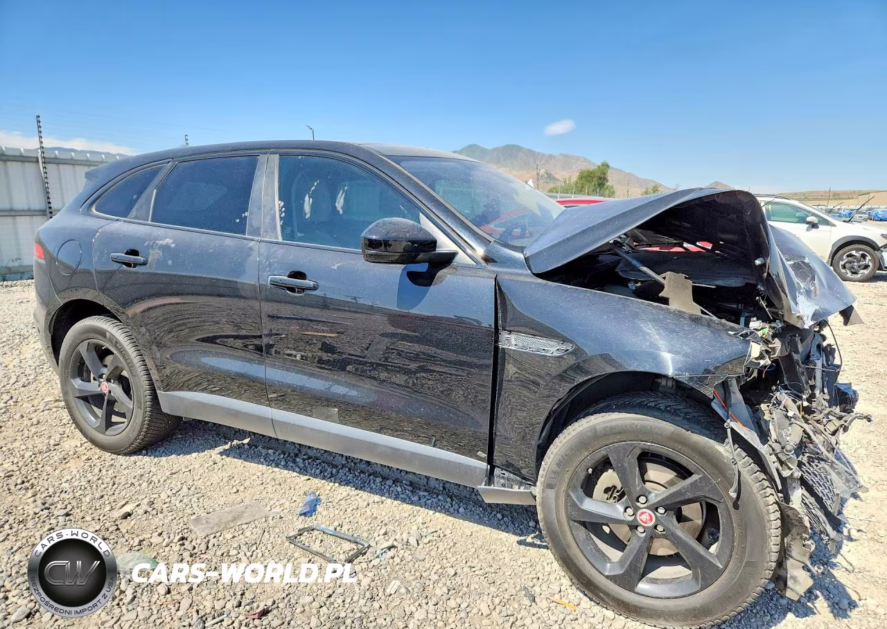 2019 Jaguar F-Pace Prestige VIN:SADCK2FX3KA364079 - 4
