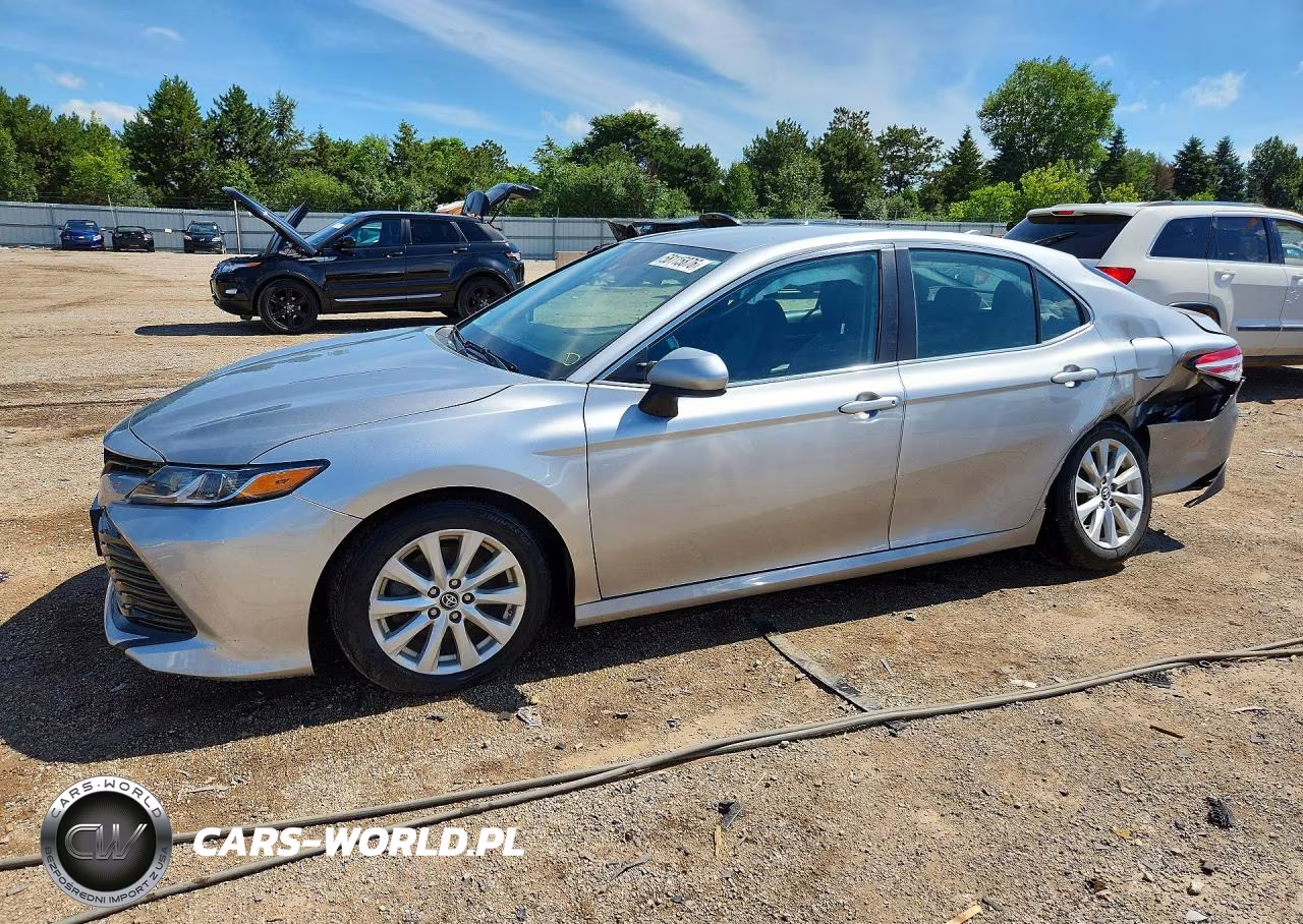 2019 Toyota Camry Le – zdjęcie 1 z 12
