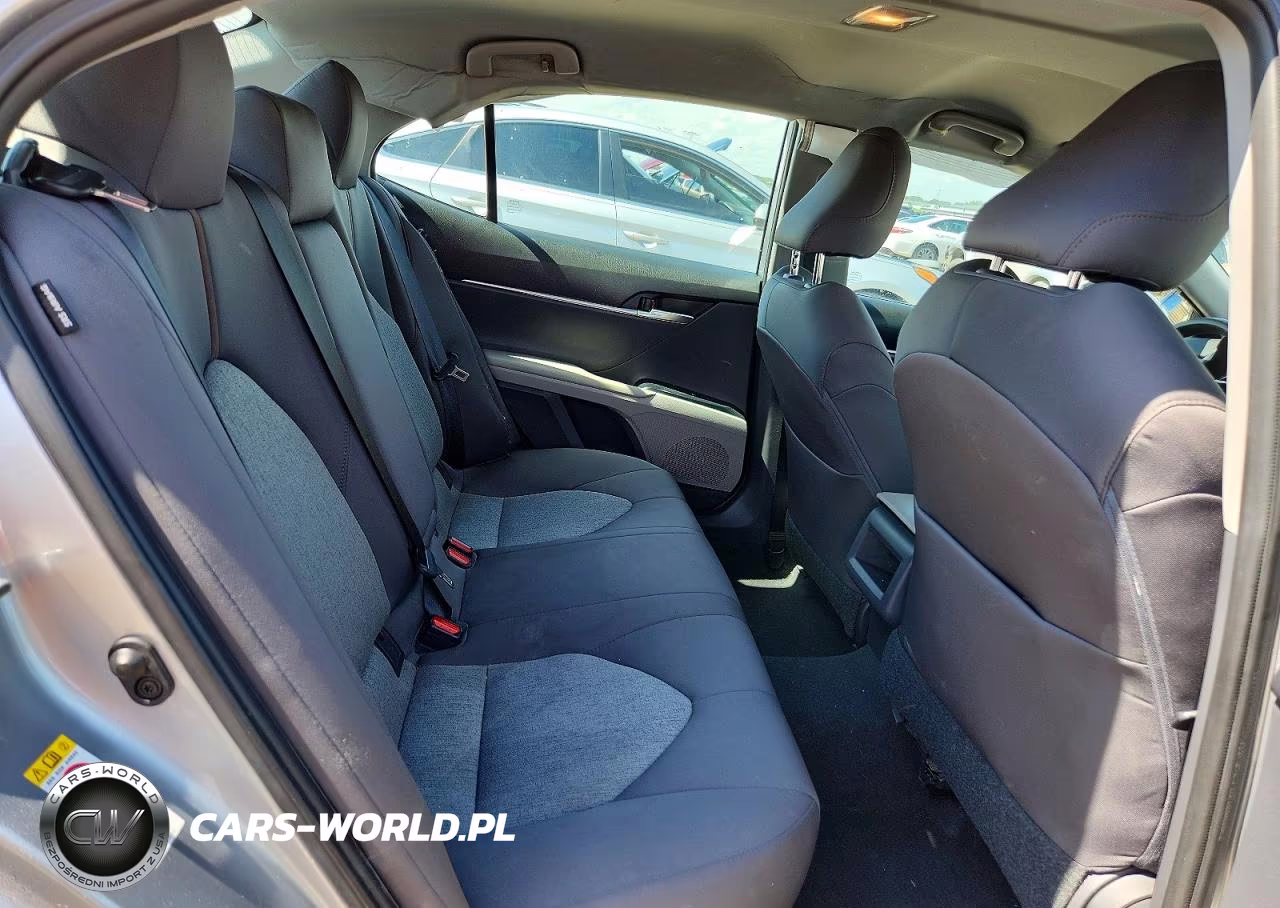 2019 Toyota Camry Le VIN:4T1B11HK1KU227786 - 10