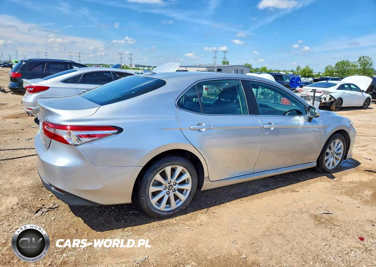 2019 Toyota Camry Le VIN:4T1B11HK1KU227786 - 3