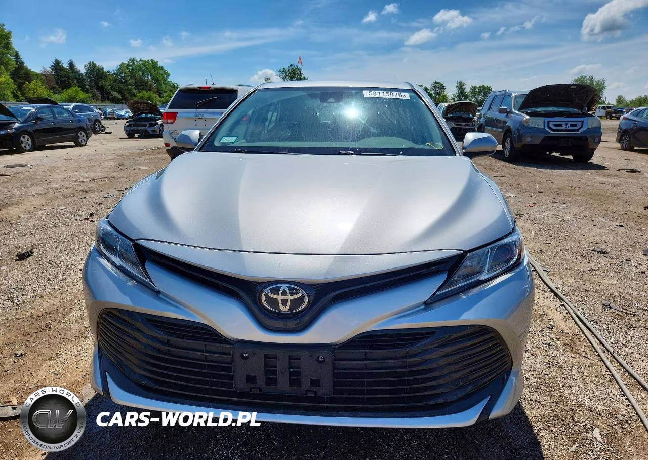 2019 Toyota Camry Le VIN:4T1B11HK1KU227786 - 5