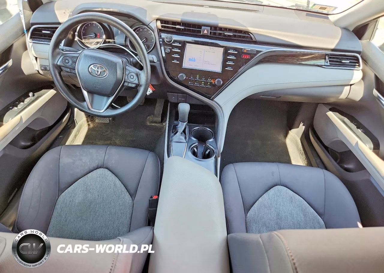 2019 Toyota Camry Le VIN:4T1B11HK1KU227786 - 8