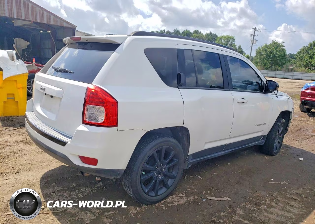 2012 Jeep Compass Latitude VIN:1C4NJCEB5CD719854 - 3