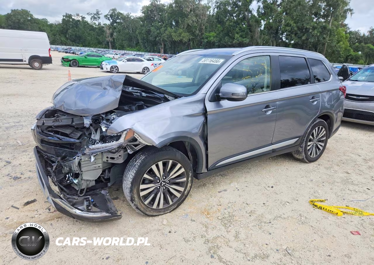 2020 Mitsubishi Outlander Se – zdjęcie 1 z 13
