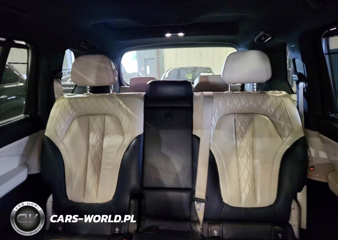 2019 BMW X7 xDrive40I VIN:5UXCW2C50KLB43760 - 10