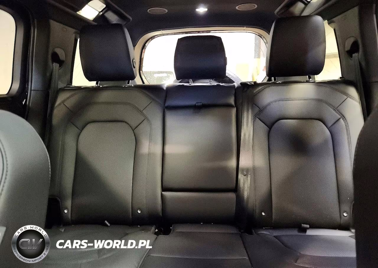 2025 Land Rover Defender 110 X-Dynamic Se VIN:SALE27EU2S2392645 - 10