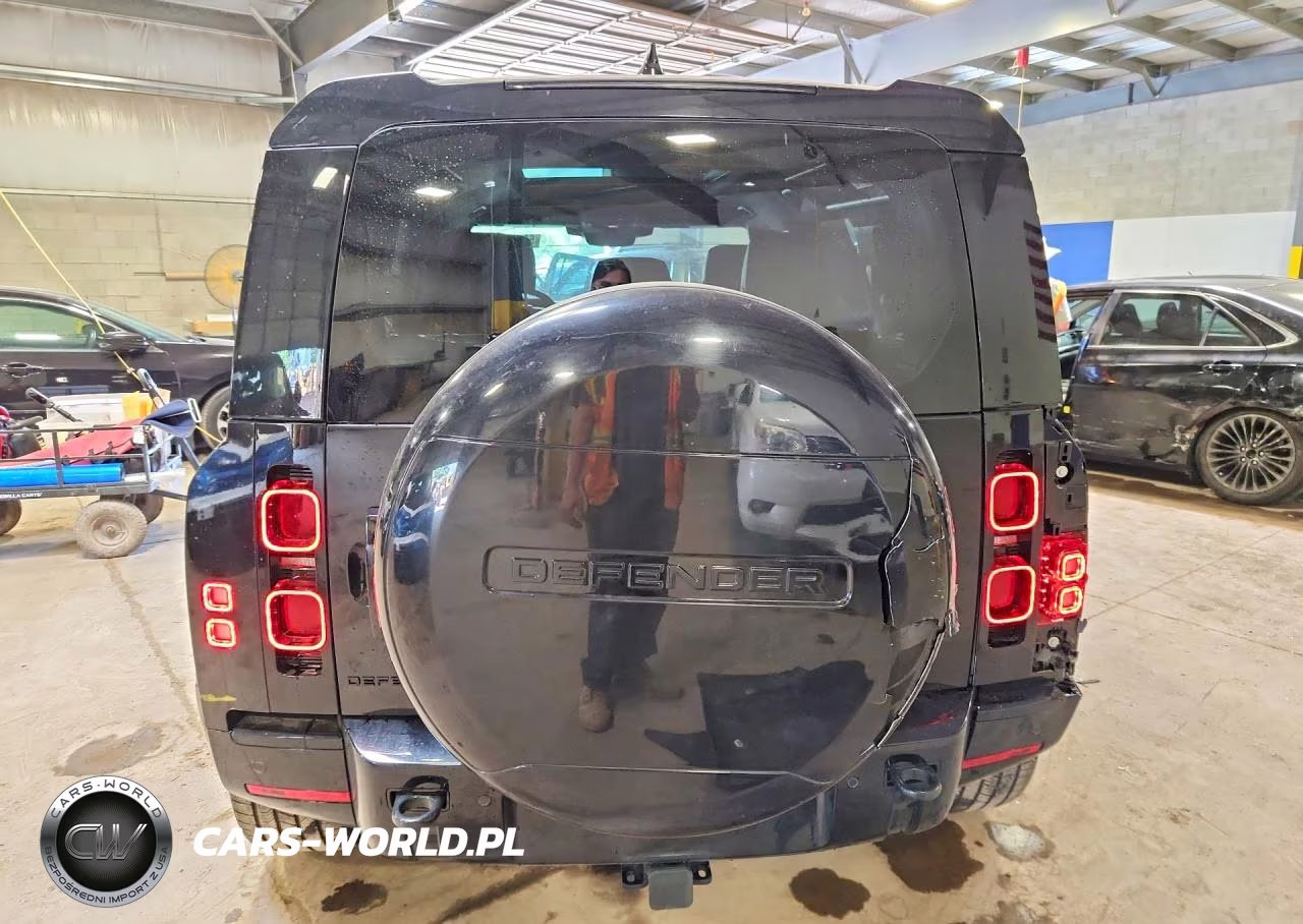 2025 Land Rover Defender 110 X-Dynamic Se VIN:SALE27EU2S2392645 - 6