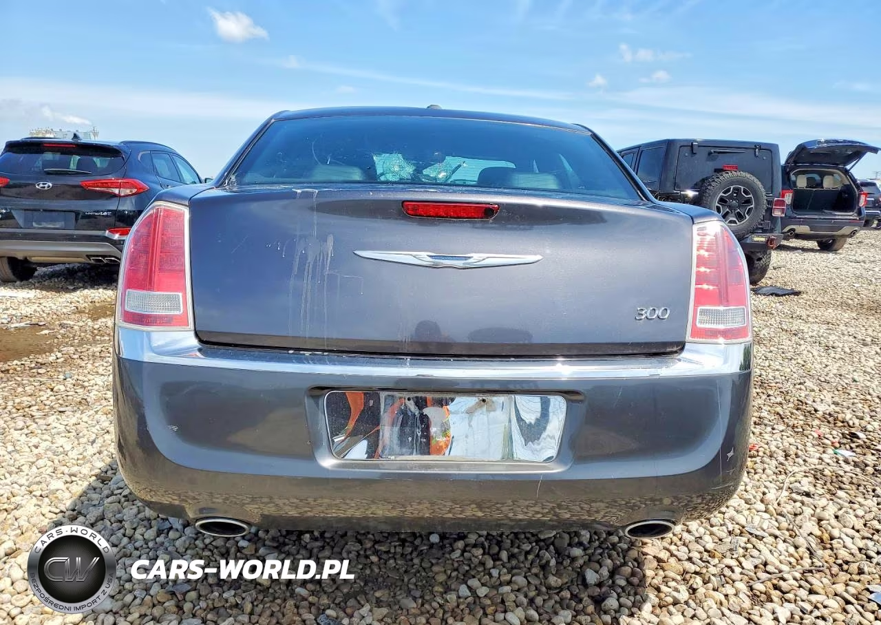 2013 Chrysler 300 VIN:2C3CCAAG0DH732172 - 6