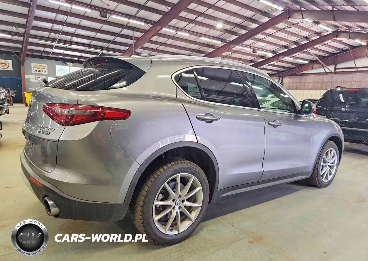 2018 Alfa Romeo Stelvio Ti VIN:ZASFAKBN8J7B67301 - 3