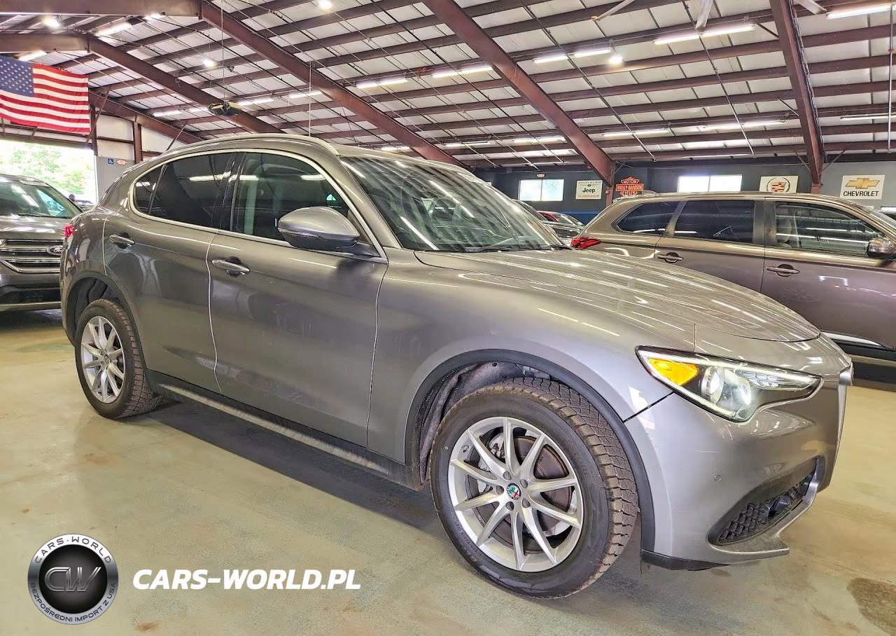 2018 Alfa Romeo Stelvio Ti VIN:ZASFAKBN8J7B67301 - 4