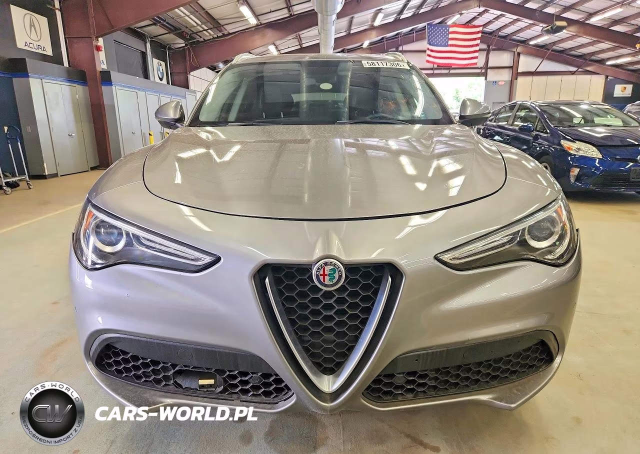 2018 Alfa Romeo Stelvio Ti VIN:ZASFAKBN8J7B67301 - 5