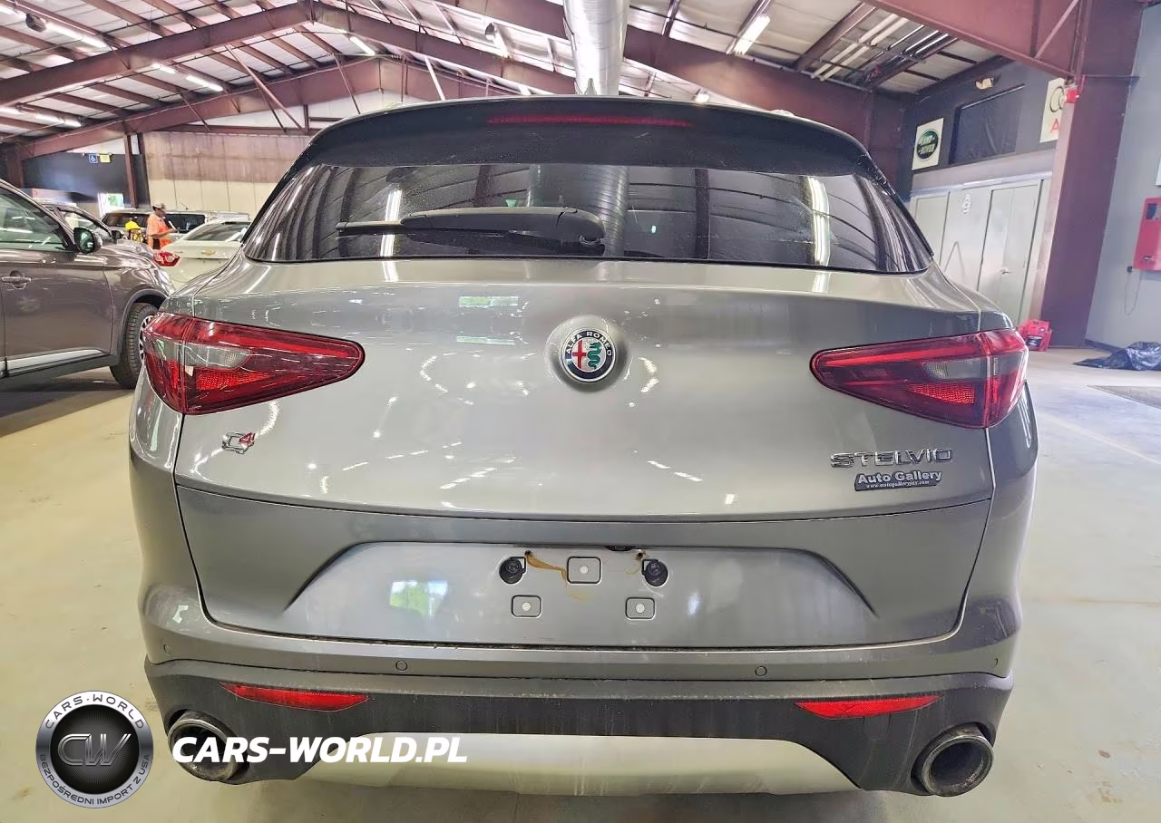 2018 Alfa Romeo Stelvio Ti VIN:ZASFAKBN8J7B67301 - 6