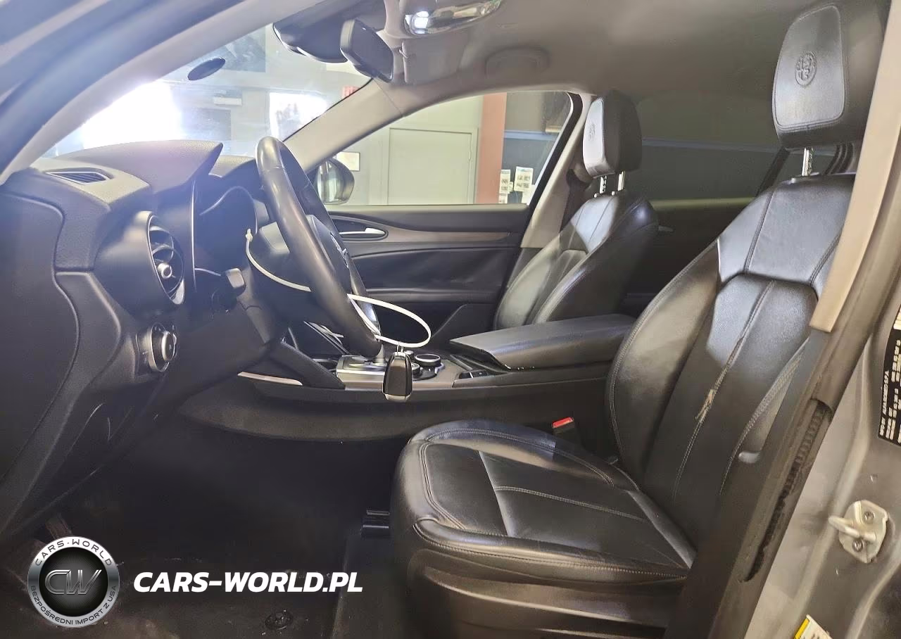 2018 Alfa Romeo Stelvio Ti VIN:ZASFAKBN8J7B67301 - 7