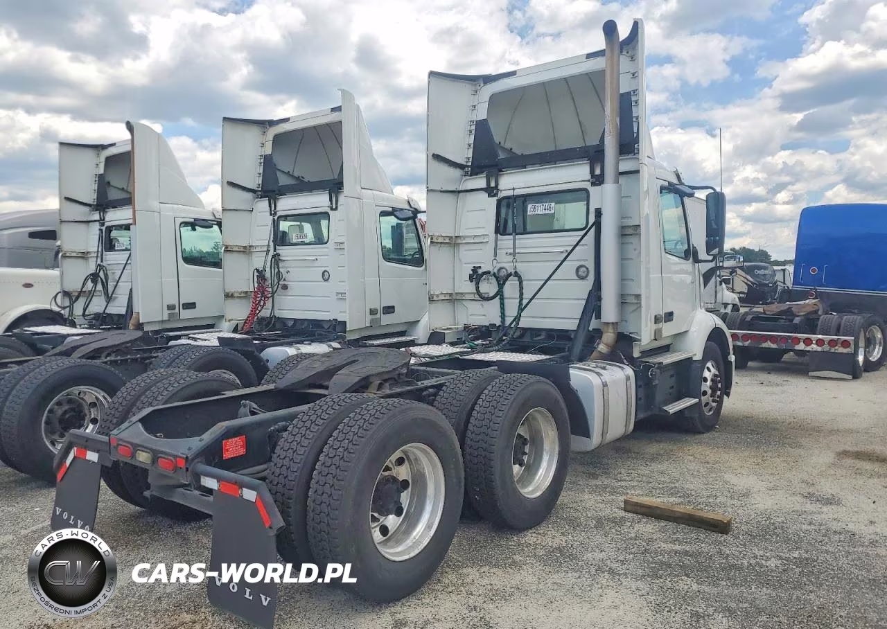 2020 Volvo Vnr - Semi Truck VIN:4V4WC9EH5LN243240 - 4