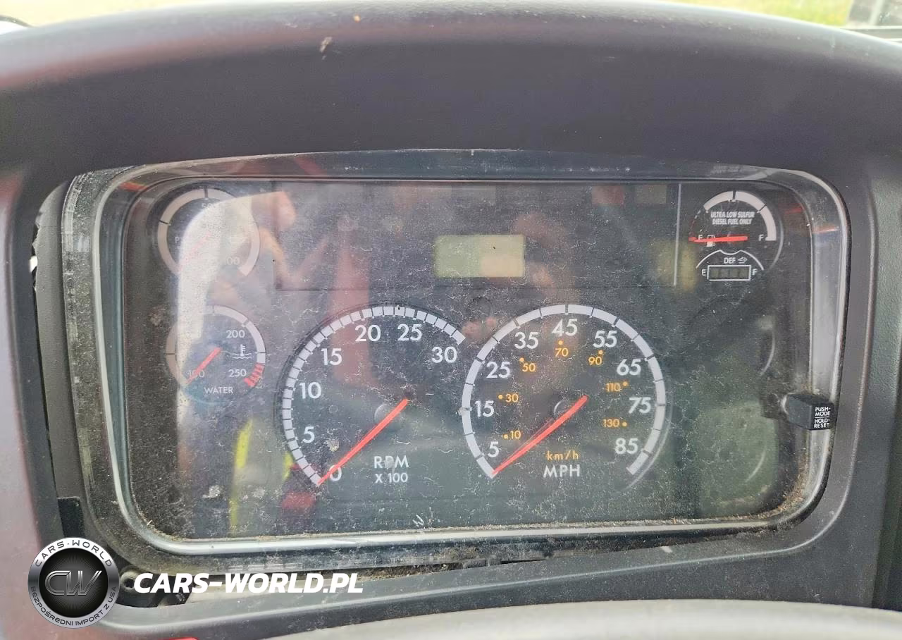 2014 Freightliner Business Class M2 Box Truck VIN:3ALACWDUXEDFV8357 - 9