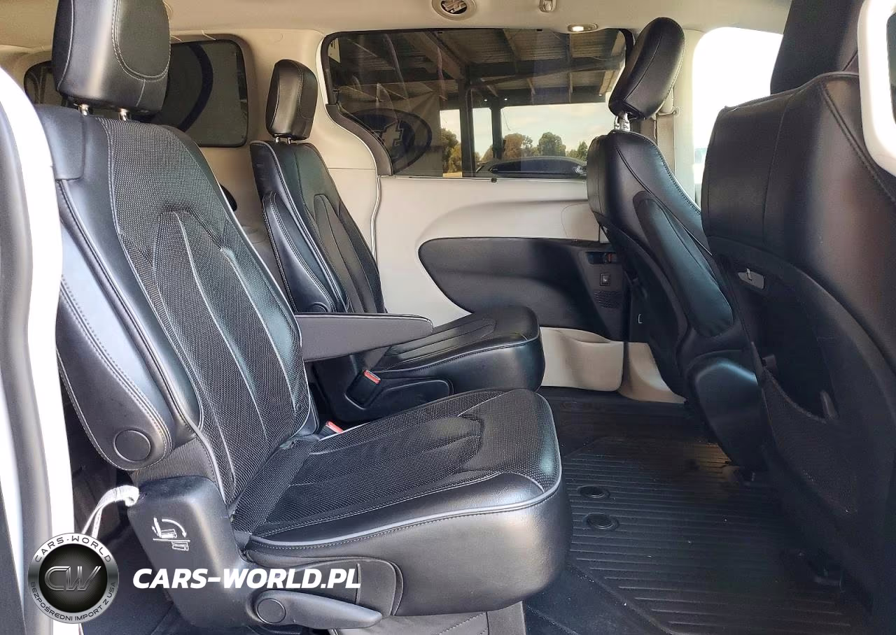 2018 Chrysler Pacifica Limited VIN:2C4RC1GG2JR170892 - 11
