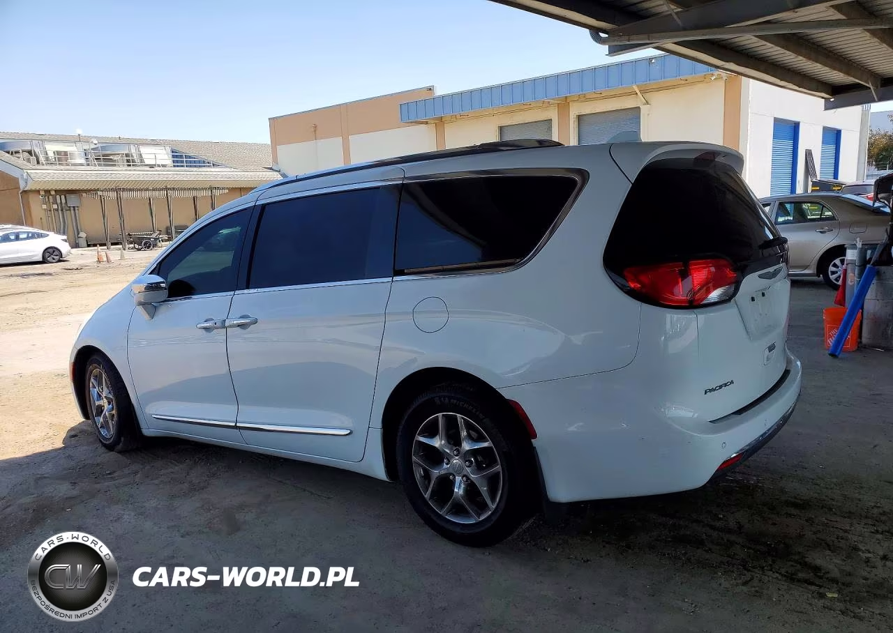 2018 Chrysler Pacifica Limited VIN:2C4RC1GG2JR170892 - 2