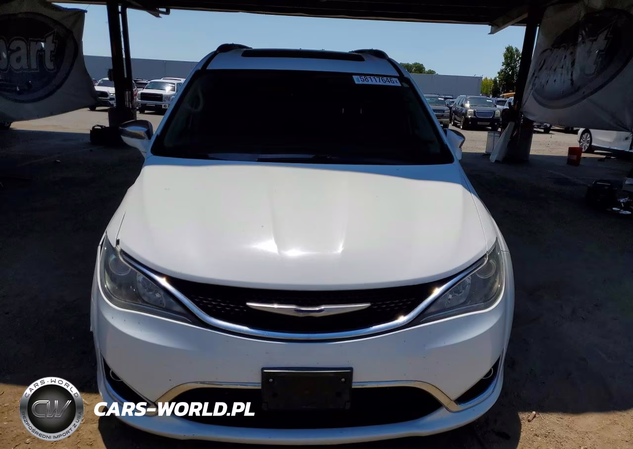 2018 Chrysler Pacifica Limited VIN:2C4RC1GG2JR170892 - 5