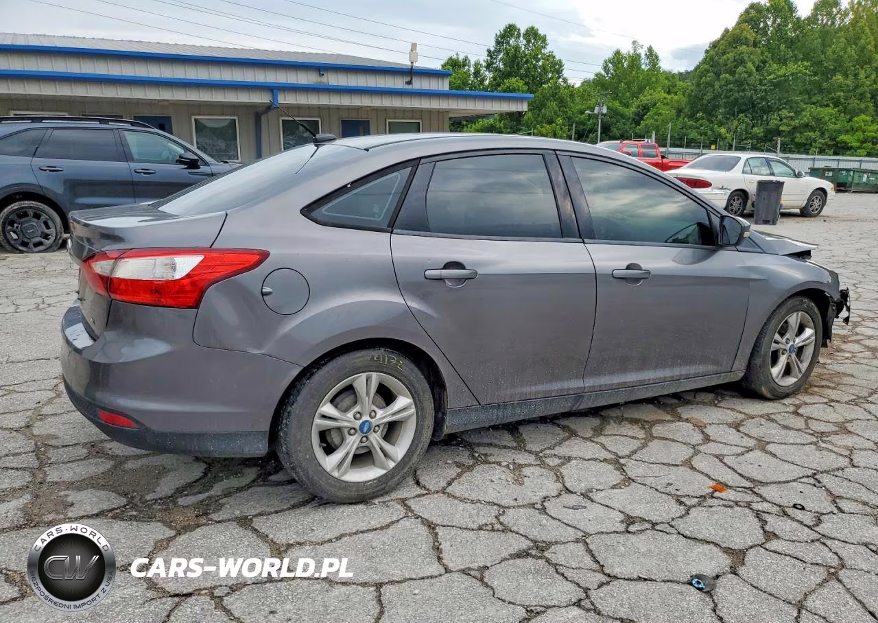 2013 Ford Focus Se VIN:1FADP3F28DL105449 - 3