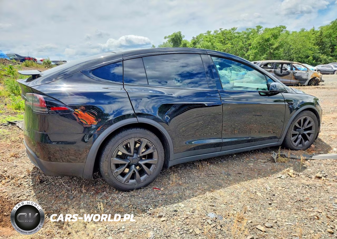 2023 Tesla Model X VIN:7SAXCDE55PF426251 - 3