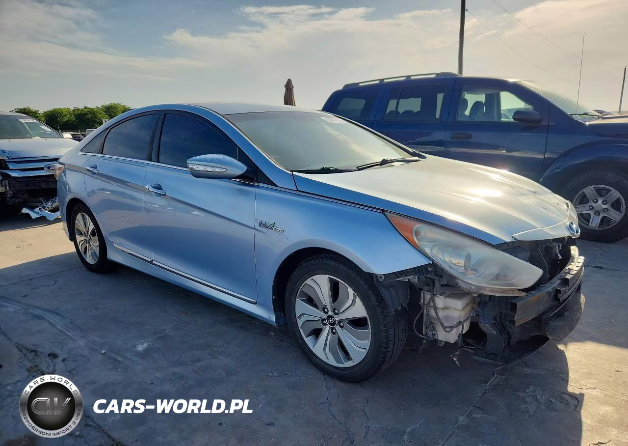 2013 Hyundai Sonata Hybrid VIN:KMHEC4A41DA101582 - 4