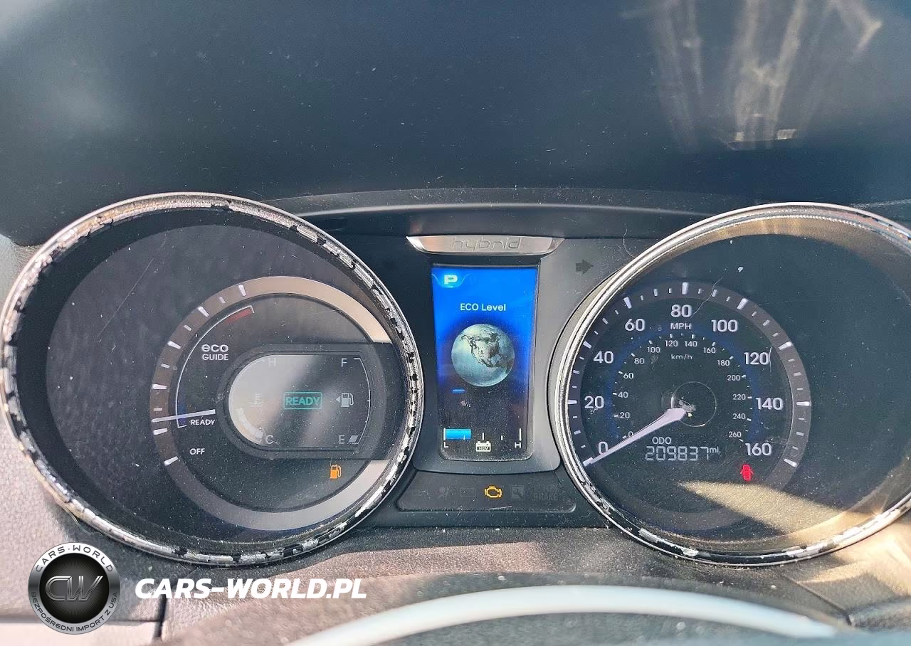 2013 Hyundai Sonata Hybrid VIN:KMHEC4A41DA101582 - 9